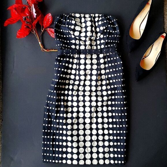The limited Stapless Dress - Picture 1 of 9